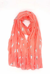 Scarf with feather pattern
